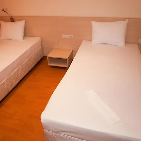 Astra Hotel 3*