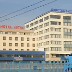 Astra فندق