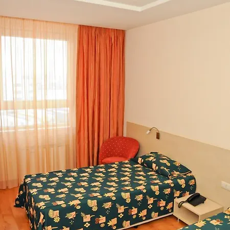Astra Hotel 3*