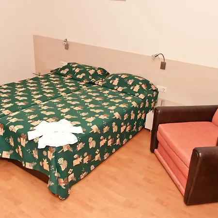 Astra Hotel 3*